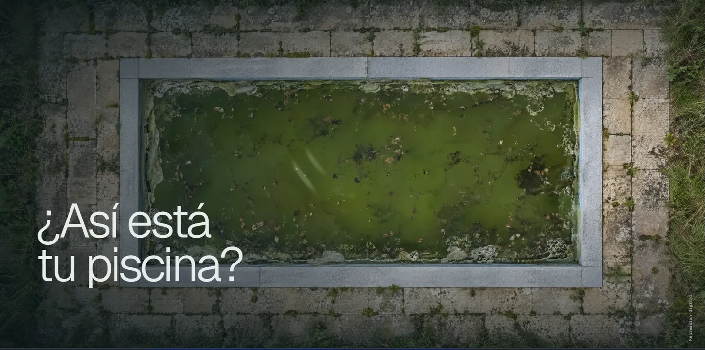 Portada de la web de piscinas: la piscina sucia vista desde arriba